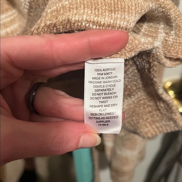 St. John's Bay Brown Sweater - Picture 3 of 10